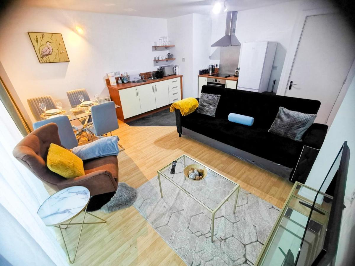 Lovely 2-Bedroom Apartment, Free Parking Μάντσεστερ Εξωτερικό φωτογραφία