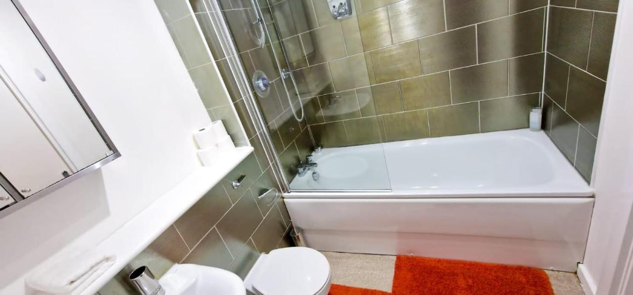 Lovely 2-Bedroom Apartment, Free Parking Μάντσεστερ Εξωτερικό φωτογραφία