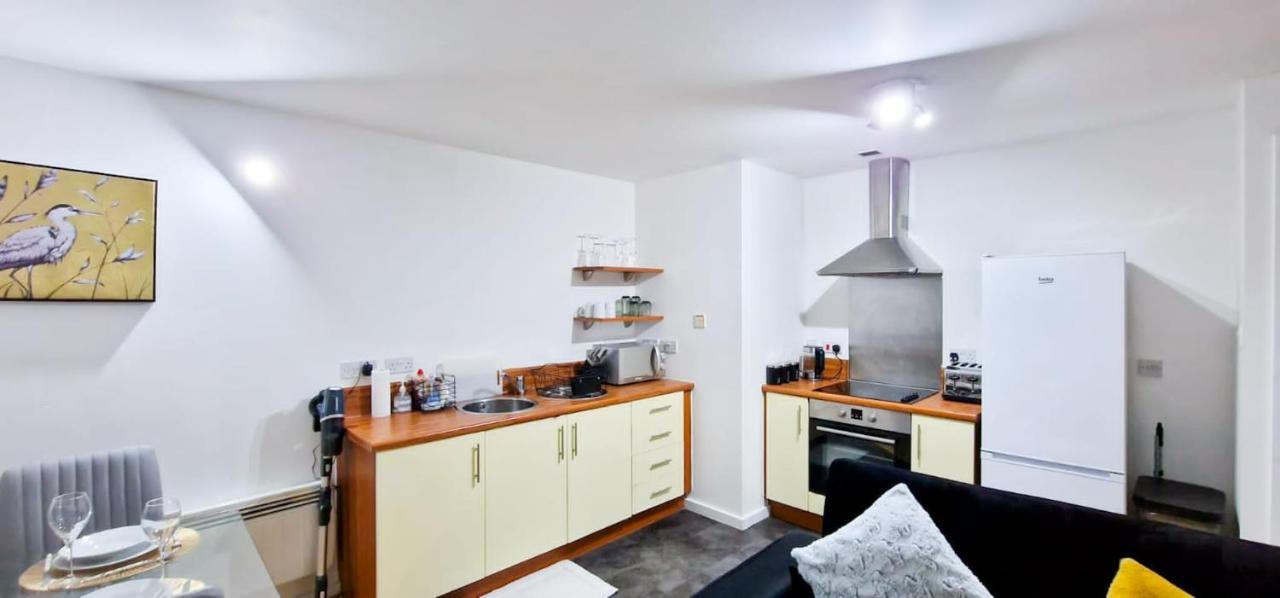 Lovely 2-Bedroom Apartment, Free Parking Μάντσεστερ Εξωτερικό φωτογραφία